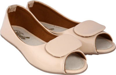 

Jade Women Beige Flats