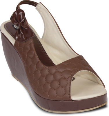 

TEN Women Brown Wedges