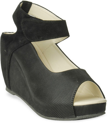 

TEN Women Black Wedges