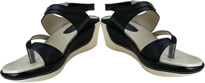 

Rare Women Black Wedges