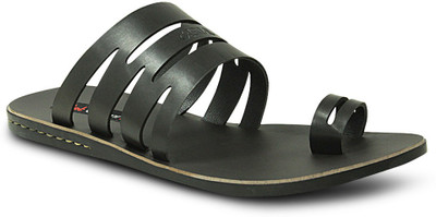 

Get Glamr Men Black Casual