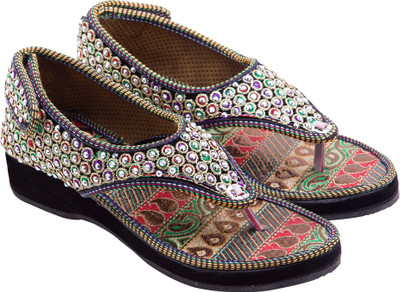 

Royal Collection Women Black Flats