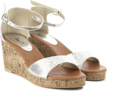 

Inc.5 Women Silver Wedges