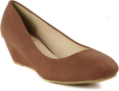

Flat n Heels Women Brown Wedges