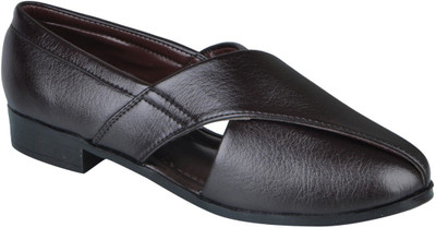 

Bachini Men Brown Clogs