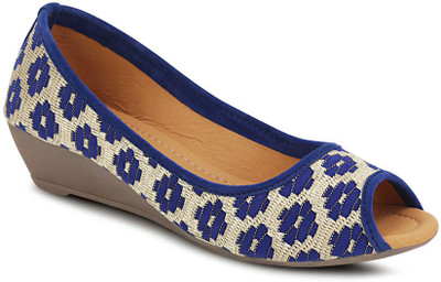 

Get Glamr Girls Wedges(Blue