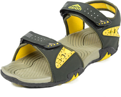 

Asian Men MEHANDI Sandals