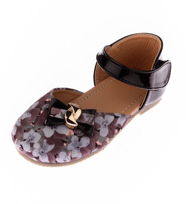 

Happy Bachpan Girls Sports Sandals(Black