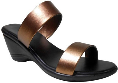 

Lily Women Gold Wedges