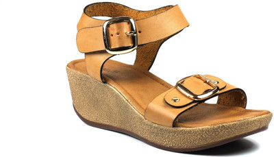 

Inc.5 Women BEIGE Wedges