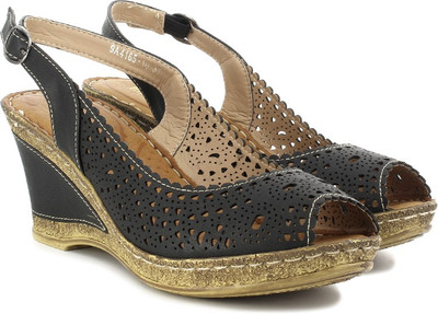 

Inc.5 Women Black Wedges