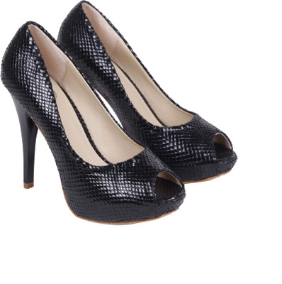 

Ilo Women Black Heels