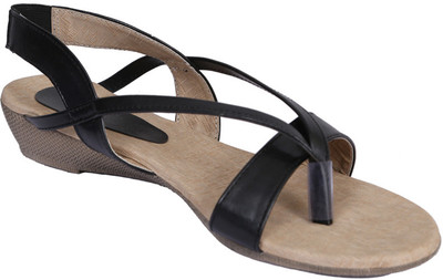 

Port Women Brown Wedges