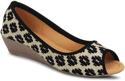 

Get Glamr Girls Wedges(Black