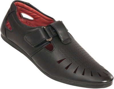 

LeCobbs Men Brown Clogs