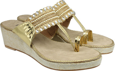 

Inc.5 Women GOLD Wedges
