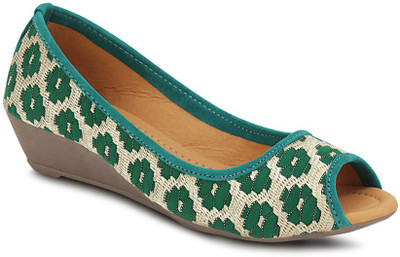 Get Glamr Girls Wedges(Green