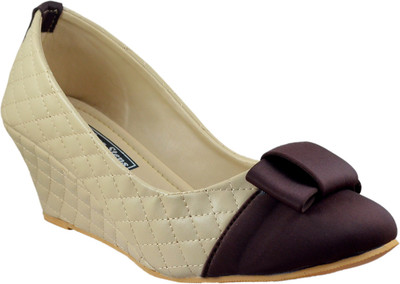 

Mega Steps Women Beige::Brown Wedges