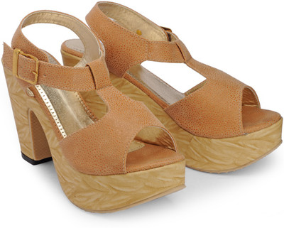 

Nell Women Beige Sandals