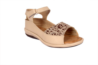 

Bora Bora Women Beige Wedges