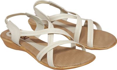 

D&D Women White Flats