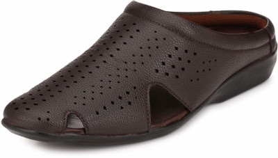 

Peponi Men Brown Sandals