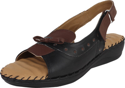 

Niremo Women black Flats