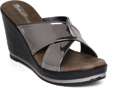 

Bruno Manetti Women Brown Wedges