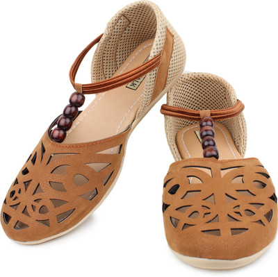 

Moonwalk Women Brown Flats