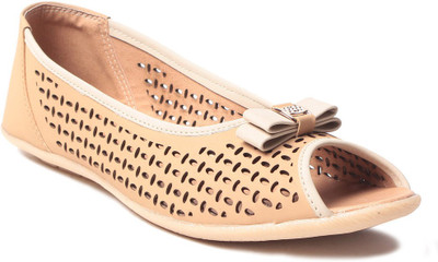 

MSC Women Beige Flats
