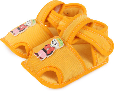 Instabuyz Boys Sports Sandals(Yellow
