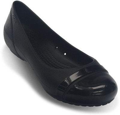 

Crocs Casual Shoes For Women(Black), 12300-060