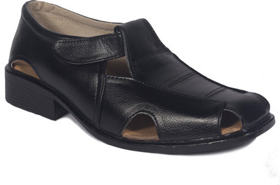 

Pipilika Men Black Sandals