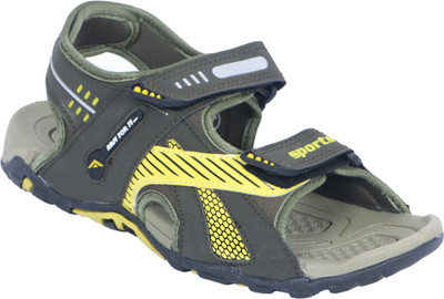 

Asian Men MEHANDI Sandals