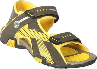 

Bacca Bucci Men Yellow Sandals