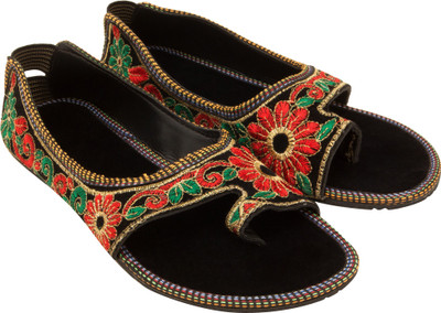 

Footrendz Women Red::Green::Black Flats