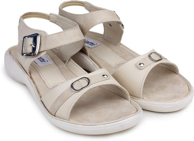 

Dignity Women Cream Flats