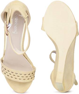 Dressberry Women Black Heels