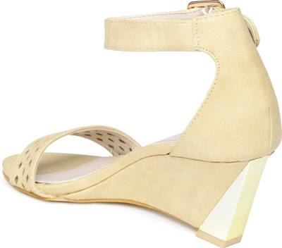 Dressberry Women Black Heels