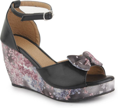

Digni Women Black Wedges