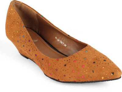 

Jade Women Brown Wedges