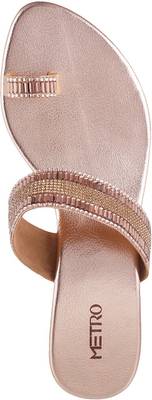 Metro Women 22,Chikoo Heels