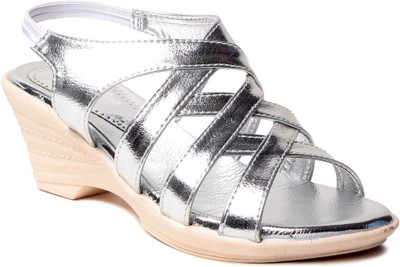 

MSC Women Silver Wedges
