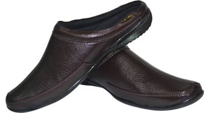 Strive Men Black Sandals
