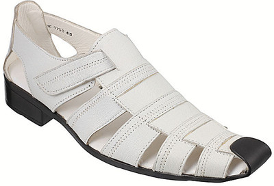 

Metro Men 16,White. Casual