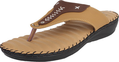 

Niremo Women beige Flats
