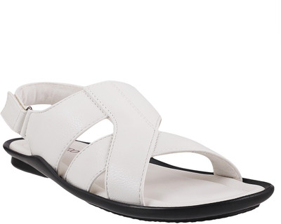 

Metro Men 16,White Flats