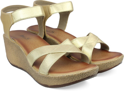 

Inc.5 Women GOLD Wedges