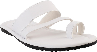 

Mochi Men 16,WHITE Flats