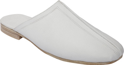 

Shoe Bazar Men White Casual
